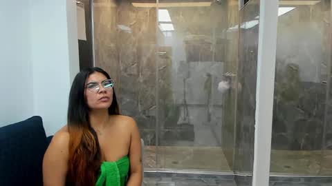 luna  online show from February 10, 11:25 am