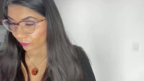 luna  online show from March 22, 11:13 am