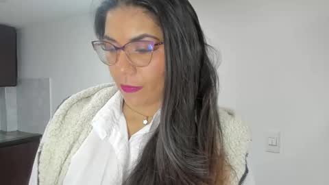 Snapshot of luna_dumont chatting on April 24, 11:23 am luna online show from April 24, 11:23 am