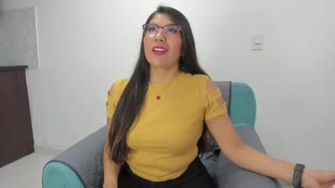 luna  online show from July 4, 11:05 am