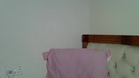 Snapshot of luna_empress chatting on December 5, 12:25 pm maskedmalkia online show from December 5, 12:25 pm