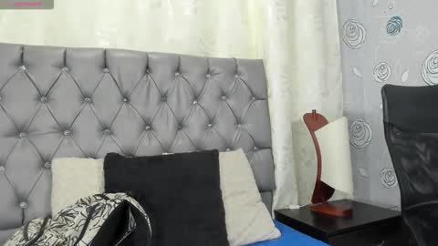 Luna Eva online show from December 17, 1:50 pm