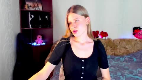 luna_evan online show from January 30, 11:11 am