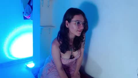 Snapshot of luna_hazard chatting on September 23, 2:42 pm luna_hazard online show from September 23, 2:42 pm