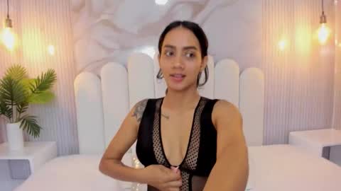 luna_hot_ass online show from November 27, 7:49 pm