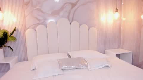 luna_hot_ass online show from December 5, 3:41 pm