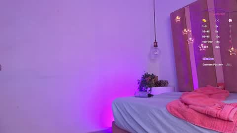 luna_kassiel online show from February 24, 3:10 pm