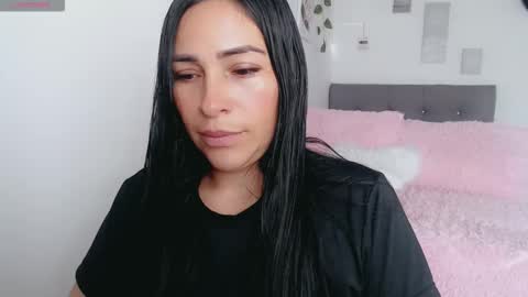 Snapshot of luna_lgomez chatting on February 22, 1:09 pm luna online show from February 22, 1:09 pm