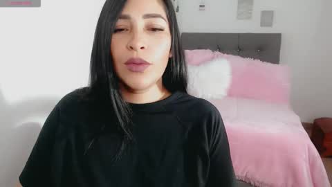 Snapshot of luna_lgomez chatting on February 23, 12:35 pm luna online show from February 23, 12:35 pm