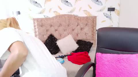Snapshot of luna_lm chatting on June 15, 8:33 pm luna_lm online show from June 15, 8:33 pm