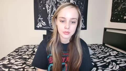 Snapshot of luna_lovelyy chatting on February 27, 3:36 am Luna online show from February 27, 3:36 am