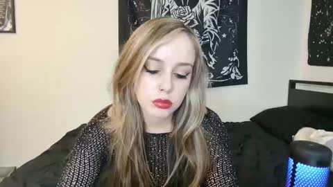 Snapshot of luna_lovelyy chatting on September 23, 12:46 am Luna online show from September 23, 12:46 am
