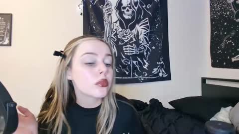 Snapshot of luna_lovelyy chatting on October 11, 4:22 am Luna online show from October 11, 4:22 am
