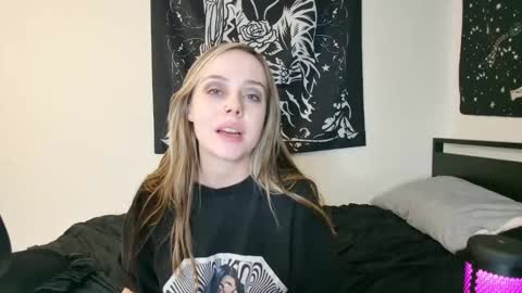 Snapshot of luna_lovelyy chatting on October 23, 4:12 am Luna online show from October 23, 4:12 am