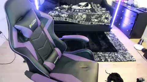 Luna online show from April 7, 6:03 am