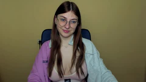 Snapshot of luna_lush_ chatting on April 27, 11:30 am Luna online show from April 27, 11:30 am