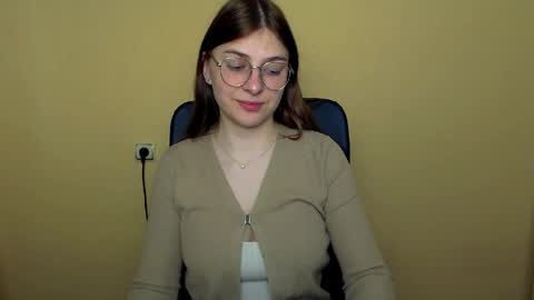Snapshot of luna_lush_ chatting on May 5, 9:50 am Luna online show from May 5, 9:50 am