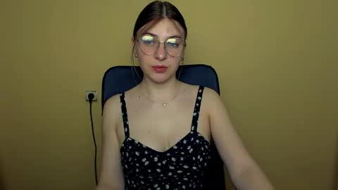 Snapshot of luna_lush_ chatting on May 8, 8:08 am Luna online show from May 8, 8:08 am