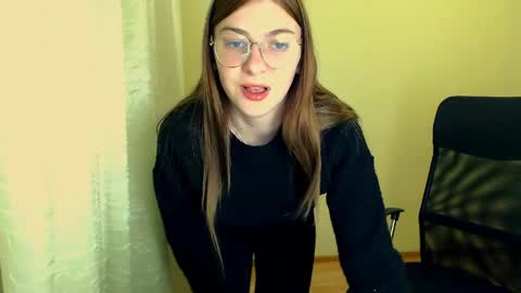 Snapshot of luna_lush_ chatting on May 30, 9:17 am Luna online show from May 30, 9:17 am