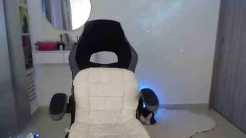 Snapshot of luna_mails chatting on October 9, 6:06 pm Luna online show from October 9, 6:06 pm