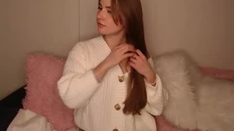 Snapshot of luna_moon77 chatting on February 5, 3:27 pm Luna online show from February 5, 3:27 pm