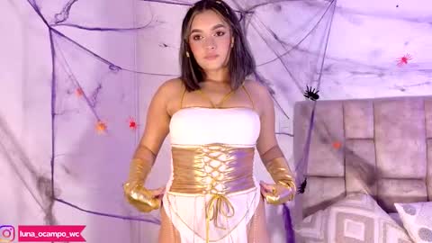   online show from October 31, 8:54 pm