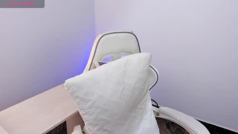 luna rose online show from June 7, 12:48 am