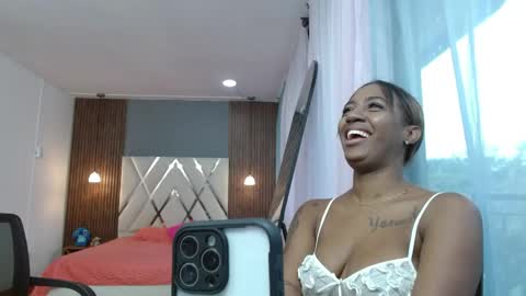 Snapshot of luna_rousse26 chatting on May 20, 12:33 pm luna_rousse26 online show from May 20, 12:33 pm