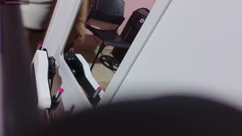 Snapshot of luna_rousse26 chatting on May 26, 1:29 pm luna_rousse26 online show from May 26, 1:29 pm