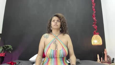 Snapshot of luna_smit_ chatting on November 19, 9:26 pm Luna online show from November 19, 9:26 pm