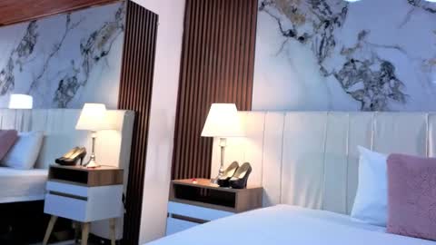 Snapshot of luna_star__18 chatting on November 19, 11:32 am A M M Y online show from November 19, 11:32 am