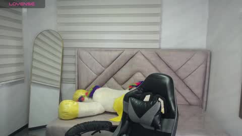 Live 1000pm 600am COLOMBIAN HOUR online show from September 13, 3:17 am