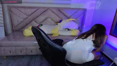 Live 1000pm 600am COLOMBIAN HOUR online show from November 6, 3:40 am