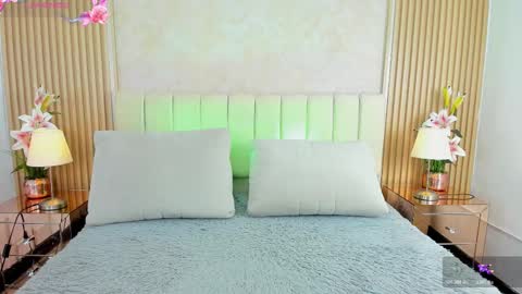 Luna Taylors online show from March 4, 11:05 am