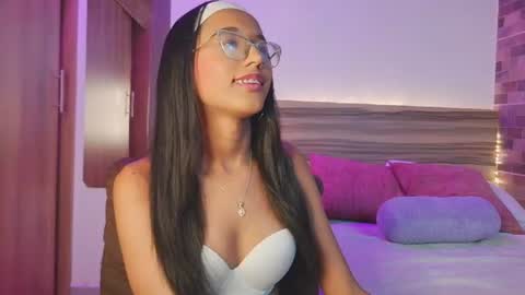 luna_valen online show from July 27, 8:38 pm