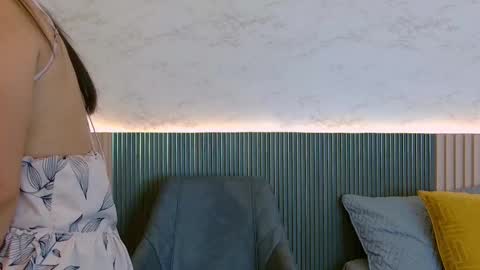 luna_valle online show from October 19, 8:09 pm