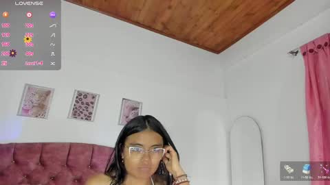 luna_velveth1 online show from April 12, 11:37 am