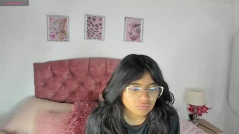 luna_velveth1 online show from April 24, 10:39 am