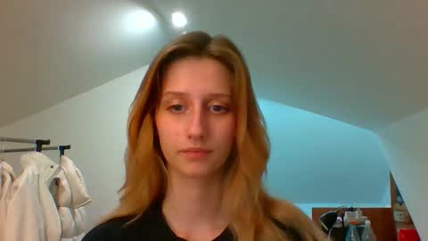 L U N A  online show from December 11, 5:48 pm