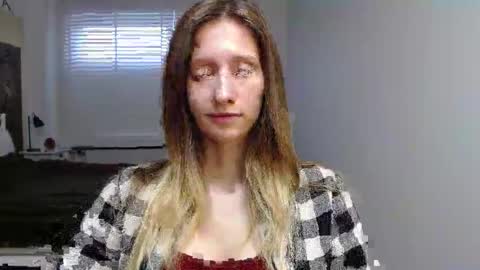 L U N A  online show from October 3, 5:37 am