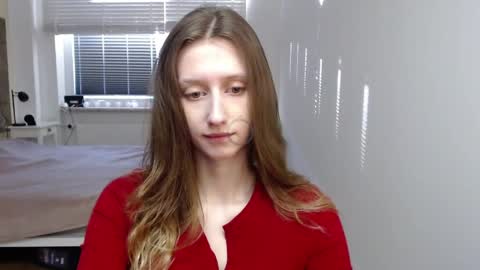 L U N A  online show from April 2, 5:27 am