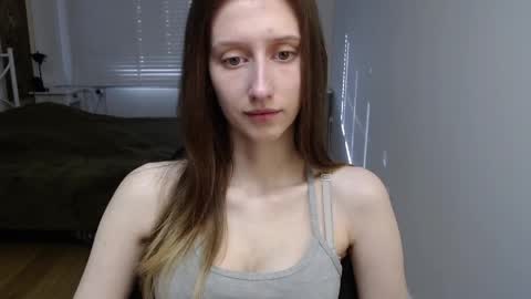 L U N A  online show from April 22, 6:05 am