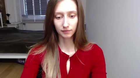 L U N A  online show from April 23, 12:51 pm