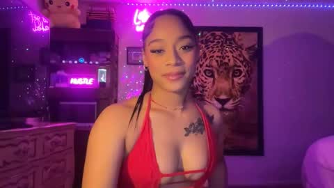 Snapshot of lunaa_11 chatting on May 20, 5:46 am lunaa_11 online show from May 20, 5:46 am