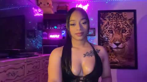 Snapshot of lunaa_11 chatting on June 12, 6:12 am lunaa_11 online show from June 12, 6:12 am