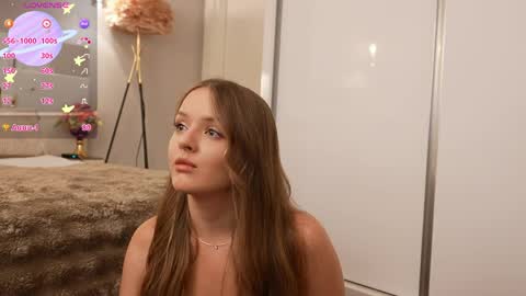 Snapshot of lunaaaura chatting on June 4, 2:01 pm Sophia online show from June 4, 2:01 pm