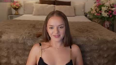 Snapshot of lunaaaura chatting on August 1, 12:54 am Sophia online show from August 1, 12:54 am