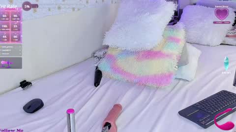 Snapshot of lunacandyy1323 chatting on January 12, 10:54 pm Luna online show from January 12, 10:54 pm