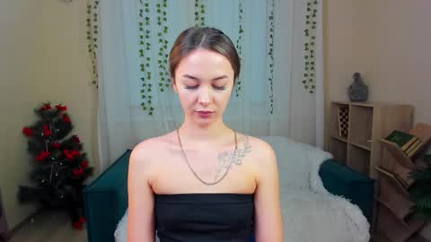 lunadairy1_ online show from January 14, 11:27 am