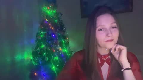 lunafeather online show from January 9, 1:25 pm